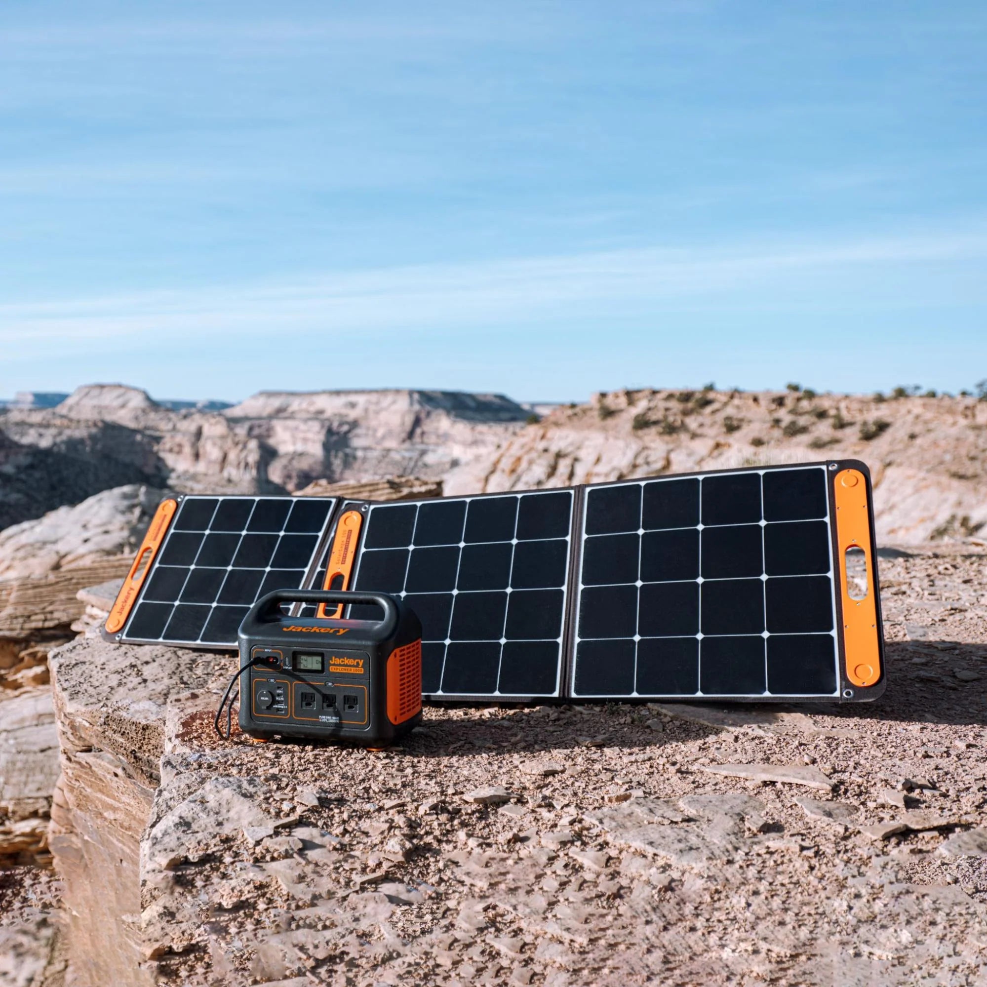 Jackery Explorer 1000 Portable Solar Generator Kit