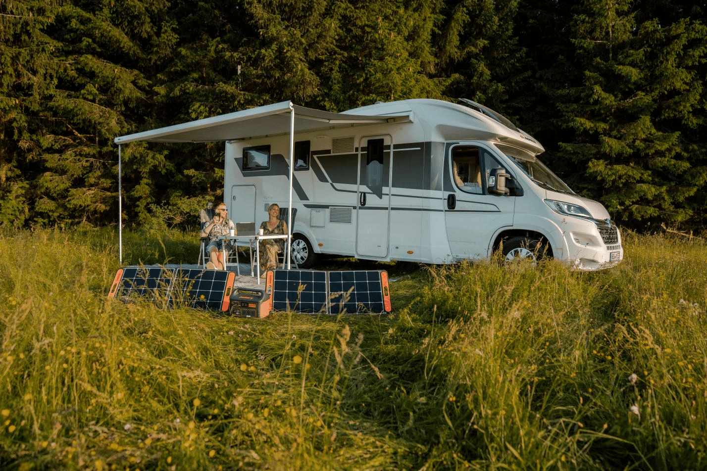 Benefits of Solar Power Generators for Camper Vans and RVs – Jackery