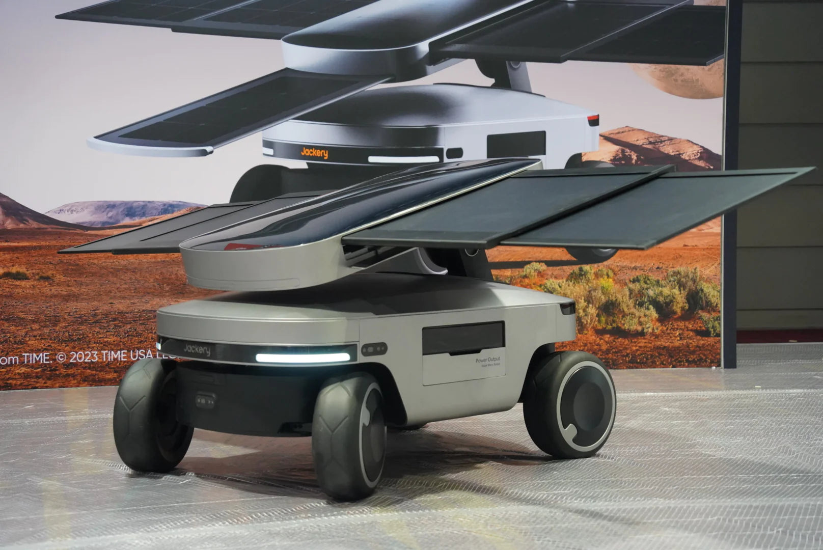 Jackery Debuts Revolutionary Solar Generator Mars Bot at CES 2024